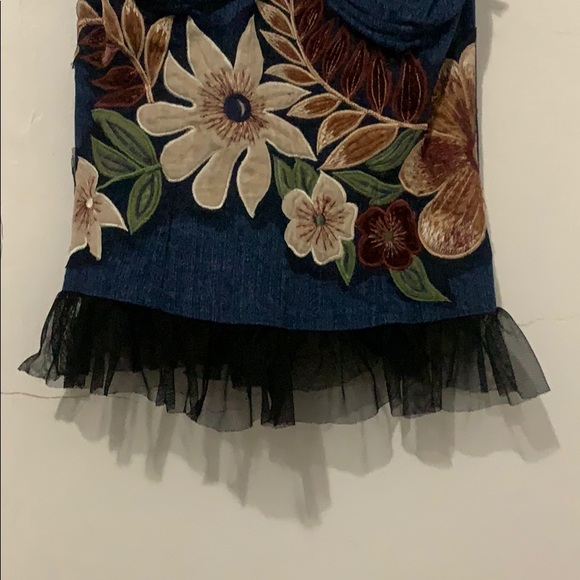 Beautiful vintage piece!! Hot for summer!! - Picture 4 of 4